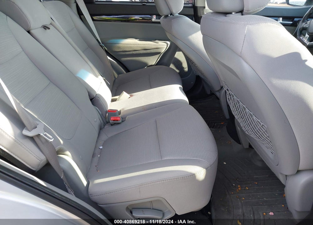 2014 KIA SORENTO LX VIN: 5XYKTCA68EG531176