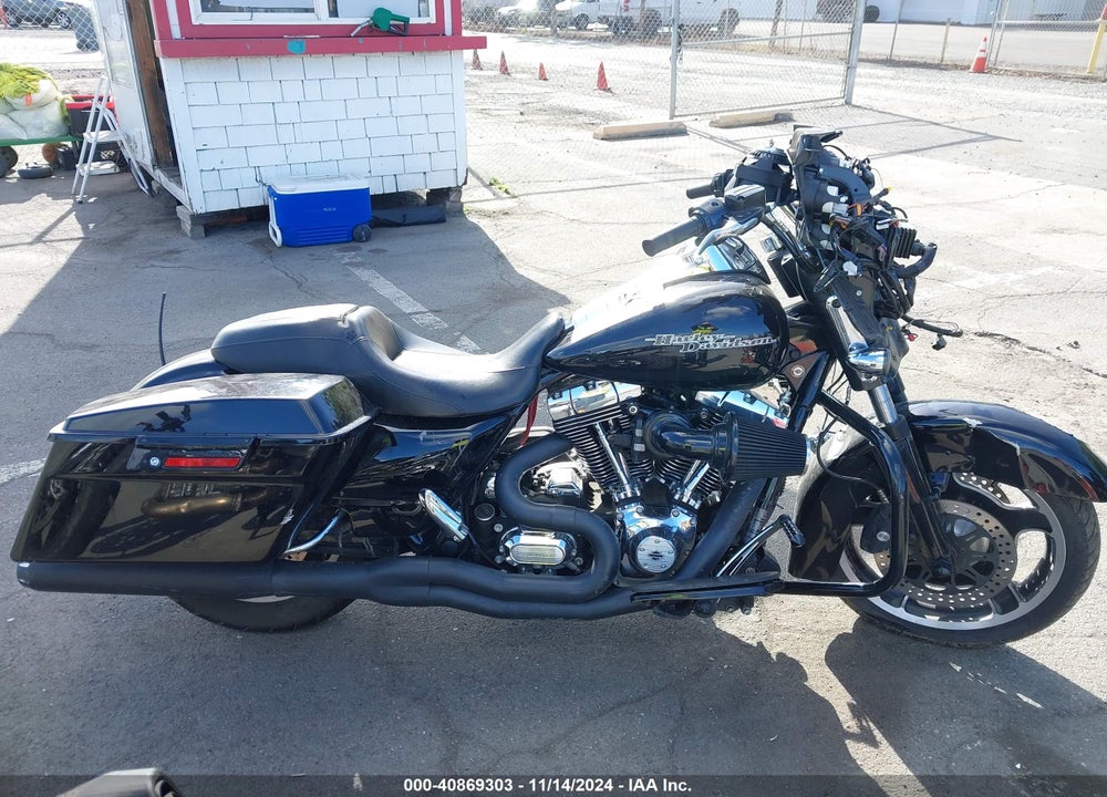 2013 HARLEY-DAVIDSON FLHX STREET GLIDE VIN: 1HD1KBM3XDB692551