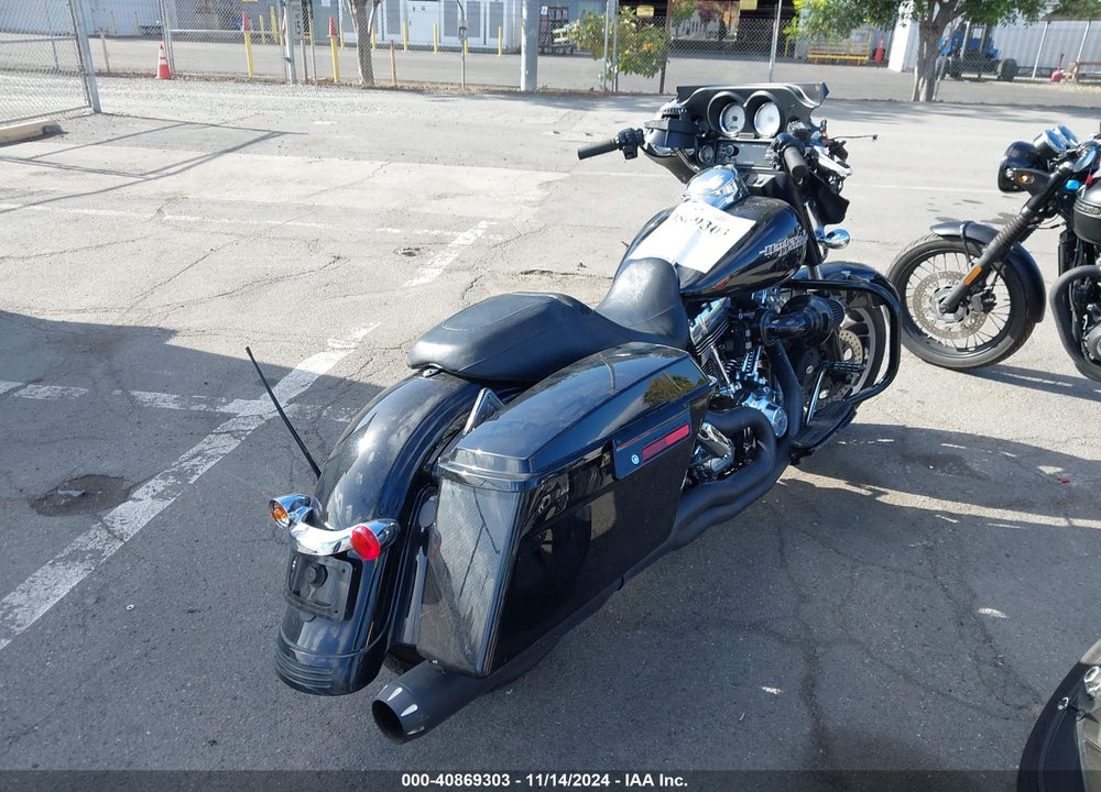 2013 HARLEY-DAVIDSON FLHX STREET GLIDE VIN: 1HD1KBM3XDB692551
