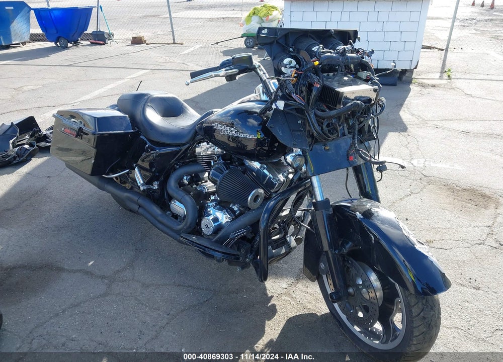 2013 HARLEY-DAVIDSON FLHX STREET GLIDE VIN: 1HD1KBM3XDB692551