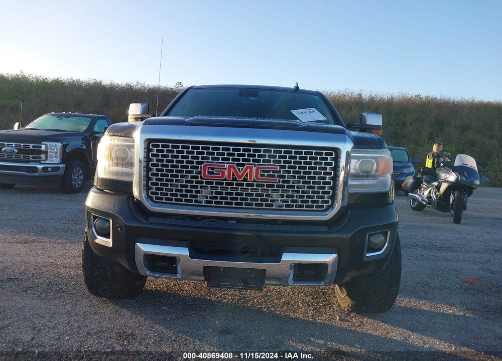 2015 GMC SIERRA 2500HD DENALI VIN: 1GT120E81FF645694