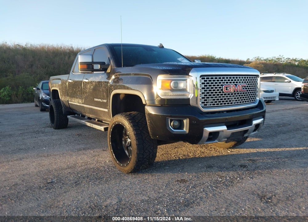 2015 GMC SIERRA 2500HD DENALI VIN: 1GT120E81FF645694