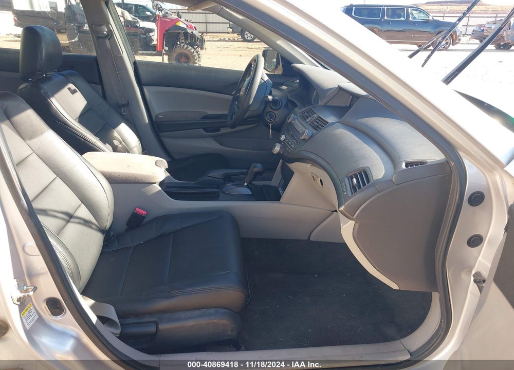2010 HONDA ACCORD 2.4 LX-P VIN: 1HGCP2F43AA117759
