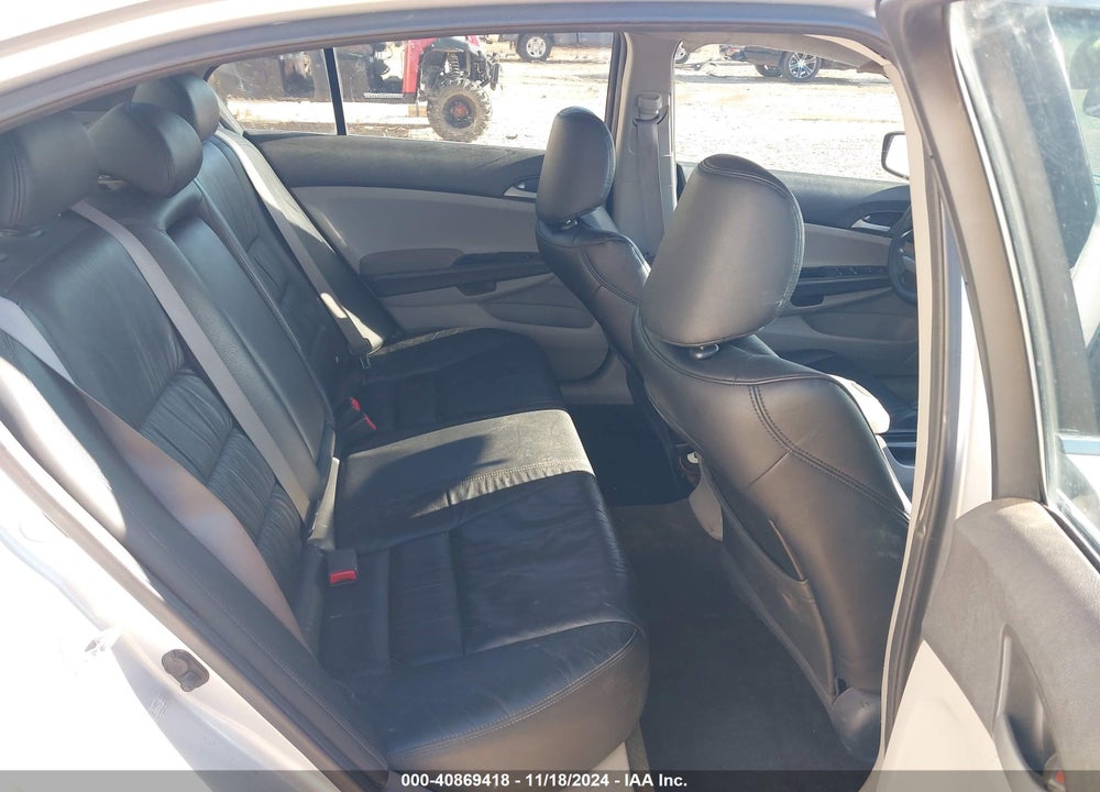 2010 HONDA ACCORD 2.4 LX-P VIN: 1HGCP2F43AA117759