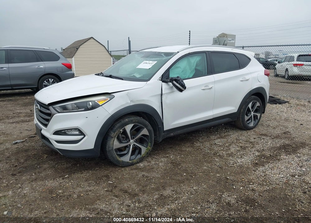 2016 HYUNDAI TUCSON SPORT VIN: KM8J33A27GU122530