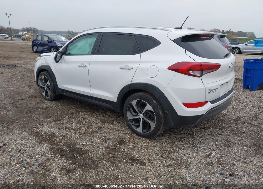 2016 HYUNDAI TUCSON SPORT VIN: KM8J33A27GU122530