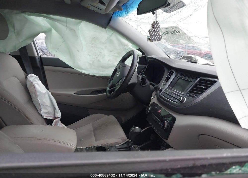 2016 HYUNDAI TUCSON SPORT VIN: KM8J33A27GU122530
