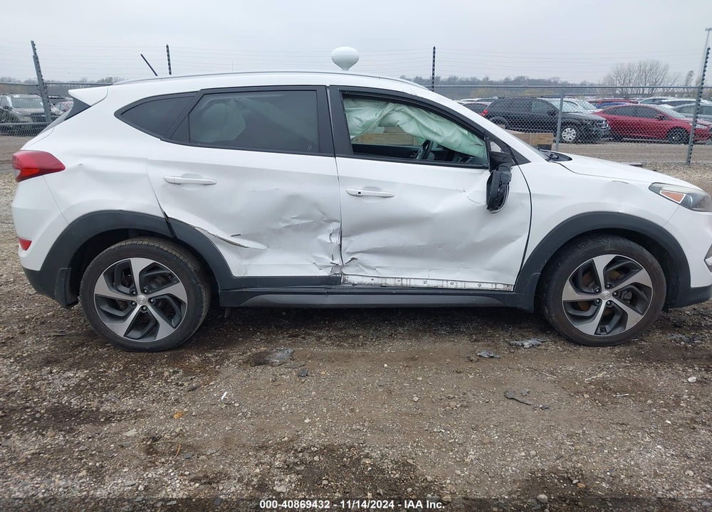 2016 HYUNDAI TUCSON SPORT VIN: KM8J33A27GU122530