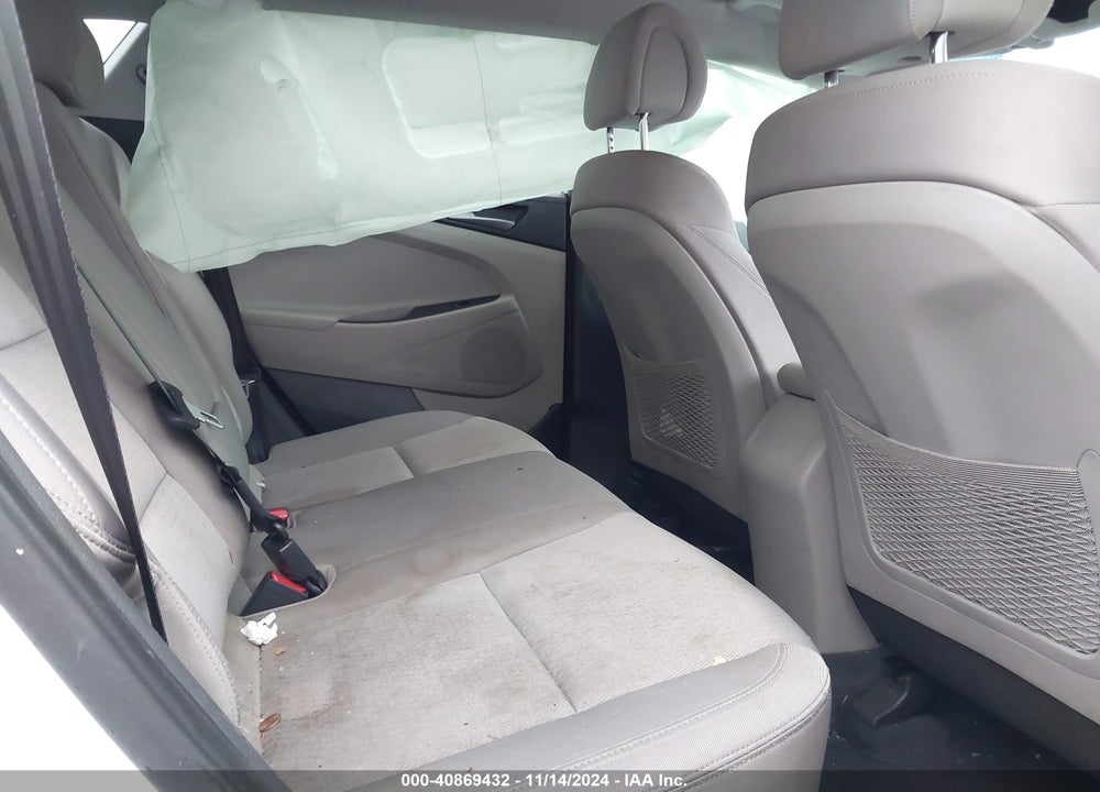 2016 HYUNDAI TUCSON SPORT VIN: KM8J33A27GU122530