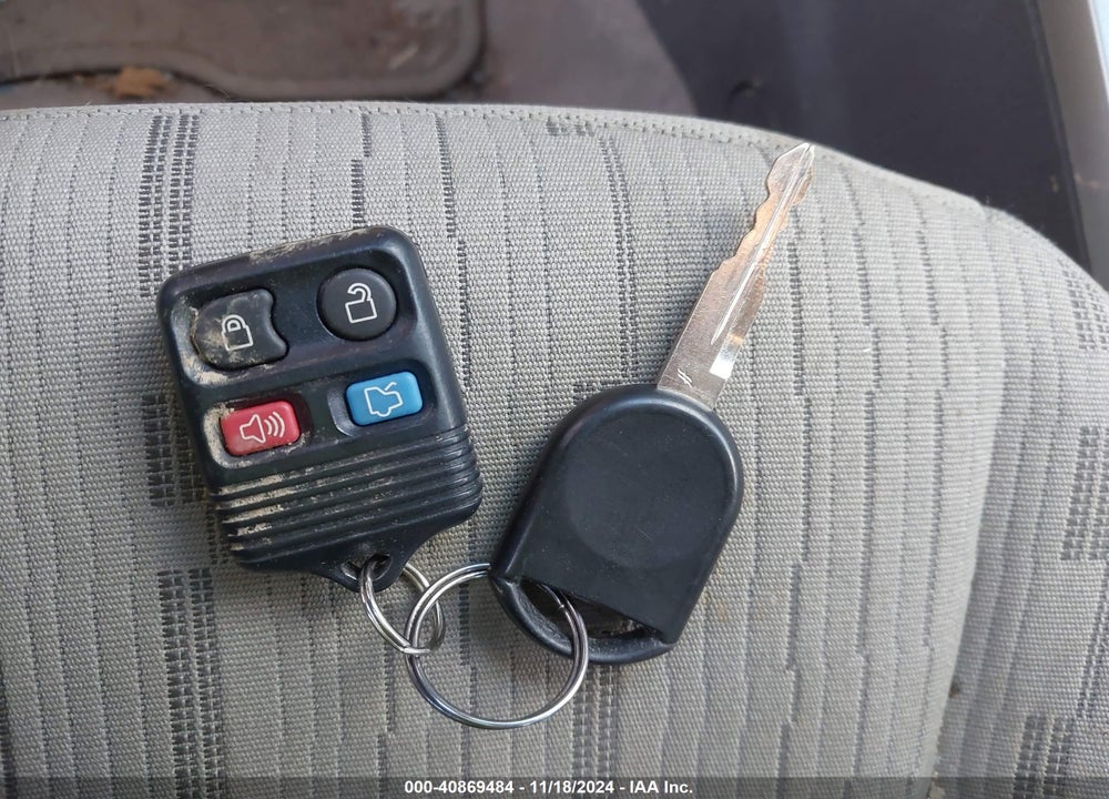 2009 FORD FOCUS SE VIN: 1FAHP35NX9W201683