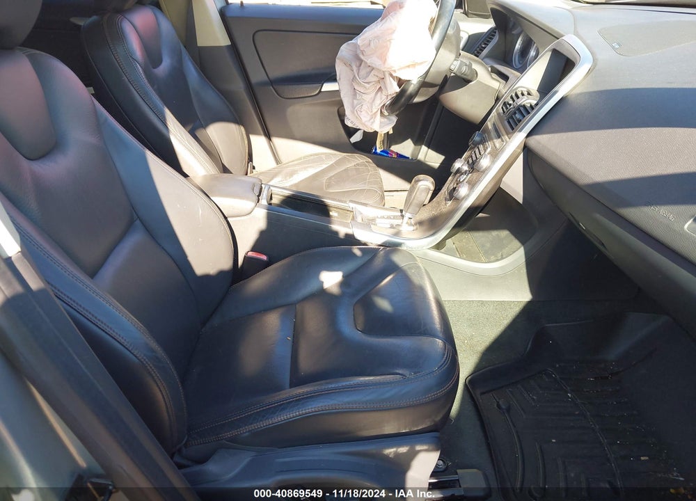 2011 VOLVO XC60 3.2 VIN: YV4940DZ4B2222159