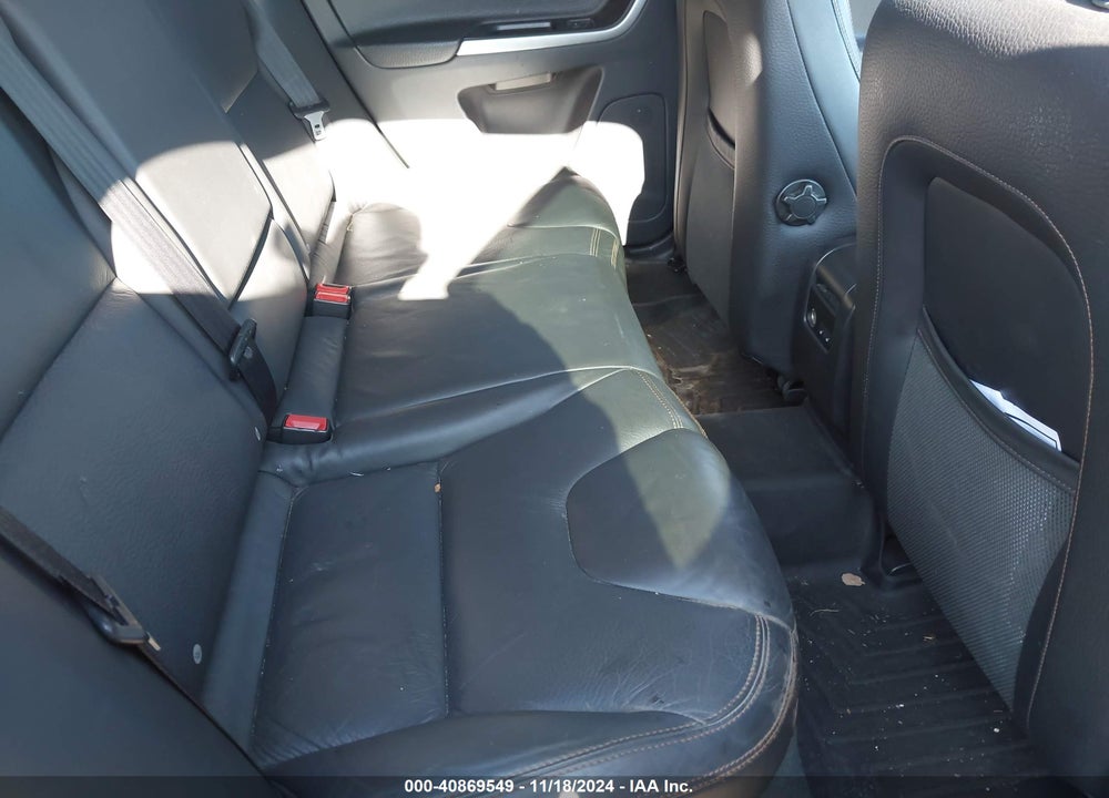 2011 VOLVO XC60 3.2 VIN: YV4940DZ4B2222159
