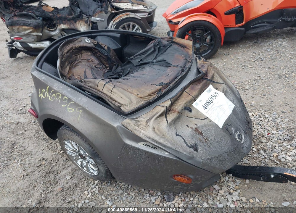 2014 CAN-AM T1 EB VIN: 2BZRAEA15EV000015