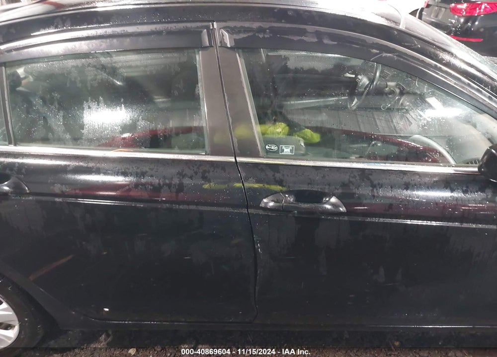 2010 HONDA ACCORD 2.4 EX VIN: 1HGCP2F77AA030313