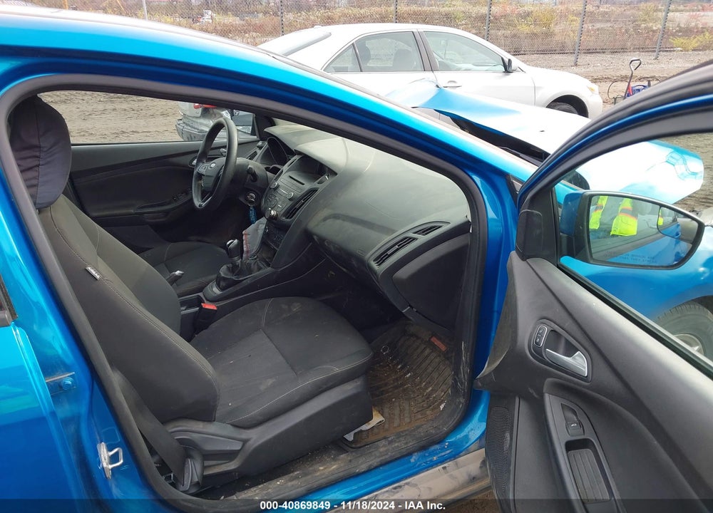 2015 FORD FOCUS SE VIN: 1FADP3F22FL355675