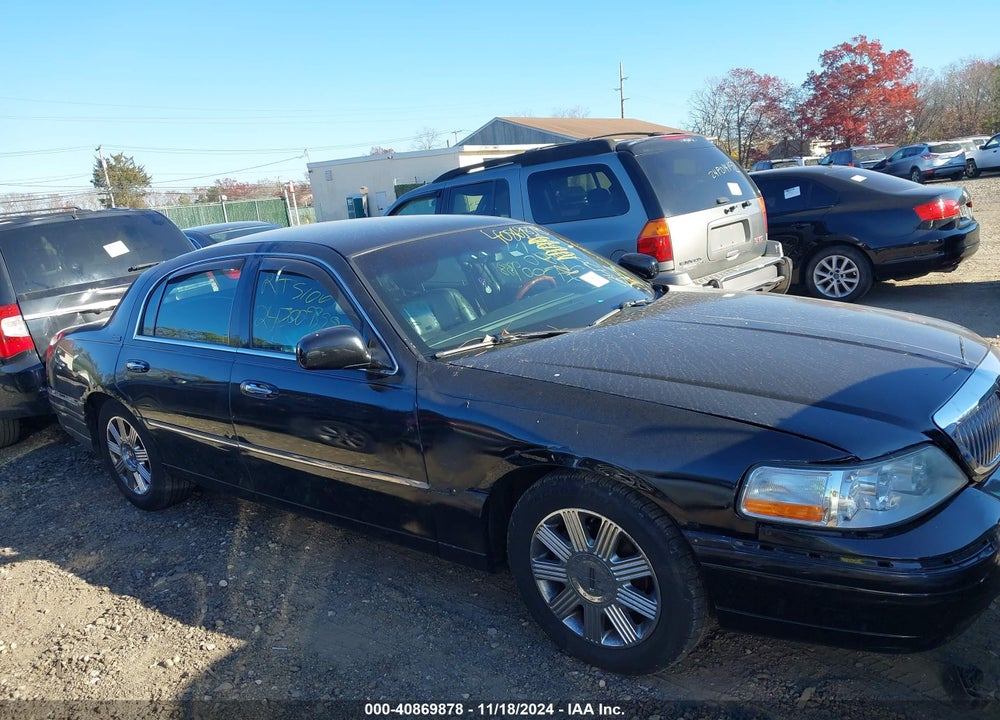 2011 LINCOLN TOWN CAR SIGNATURE LIMITED VIN: 2LNBL8CV2BX750375