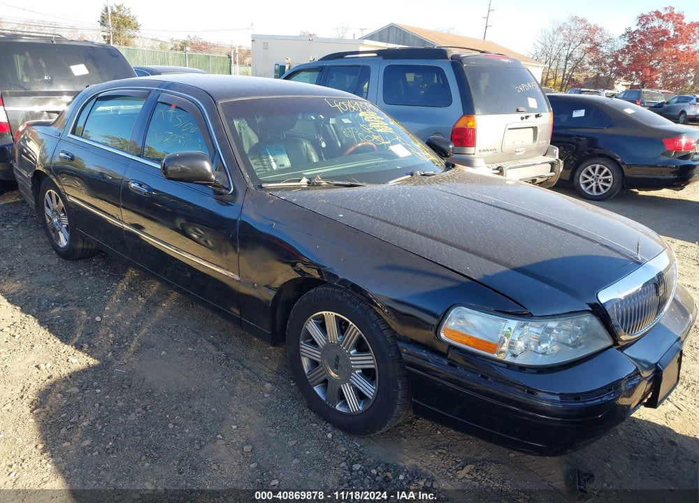 2011 LINCOLN TOWN CAR SIGNATURE LIMITED VIN: 2LNBL8CV2BX750375