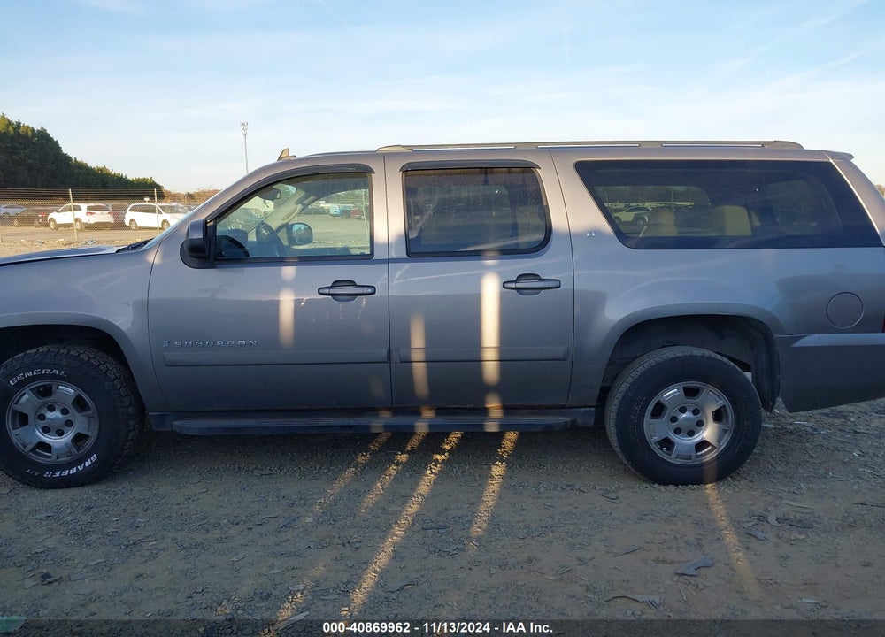 2008 CHEVROLET SUBURBAN 1500 LT VIN: 3GNFK16348G182375