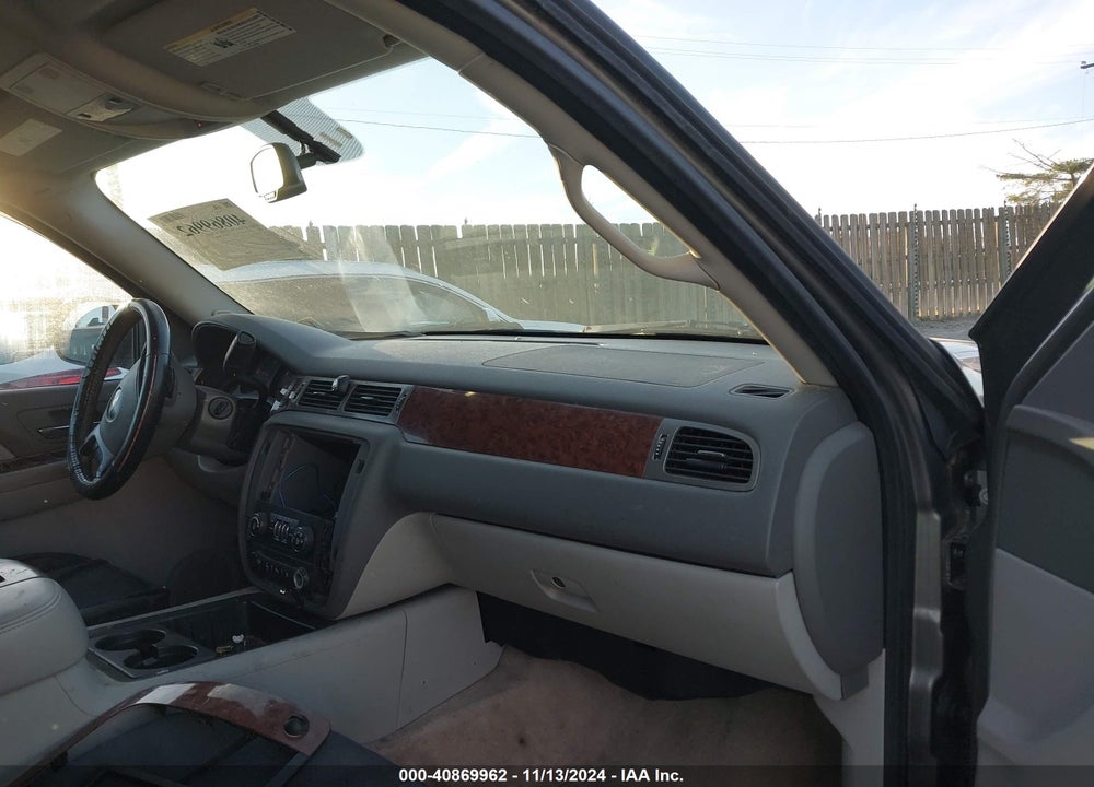 2008 CHEVROLET SUBURBAN 1500 LT VIN: 3GNFK16348G182375