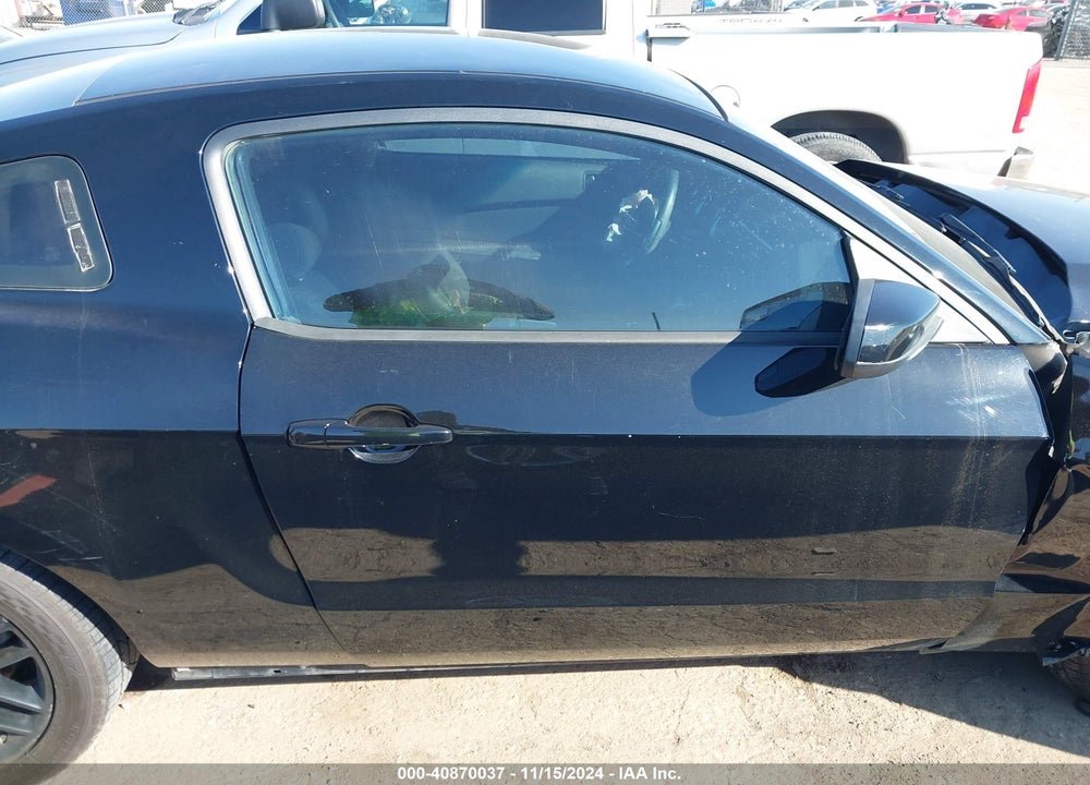2014 FORD MUSTANG V6 VIN: 1ZVBP8AM3E5212452