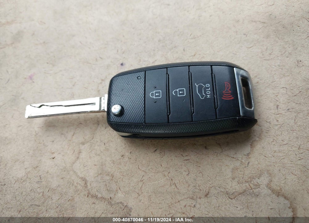 2015 KIA SORENTO LX VIN: 5XYKT3A60FG583922