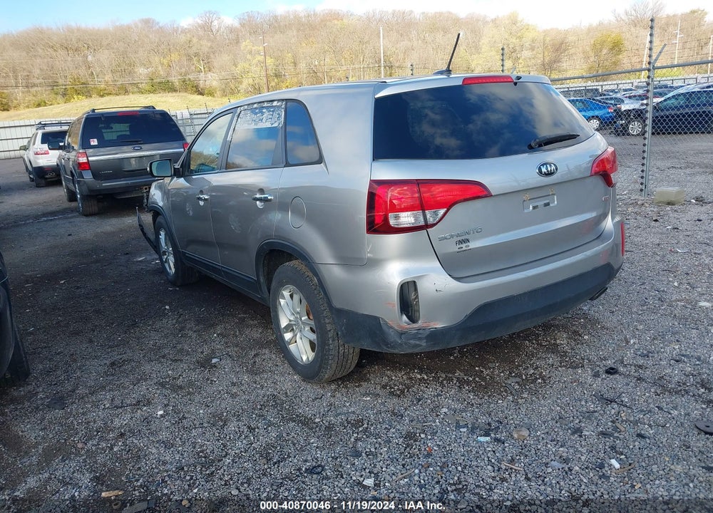 2015 KIA SORENTO LX VIN: 5XYKT3A60FG583922