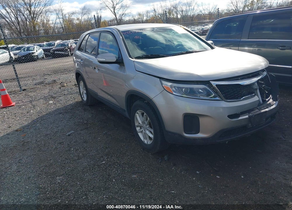 2015 KIA SORENTO LX VIN: 5XYKT3A60FG583922