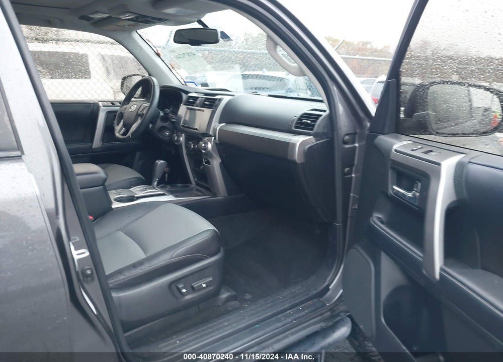 2018 TOYOTA 4RUNNER SR5 PREMIUM VIN: JTEZU5JR8J5177305
