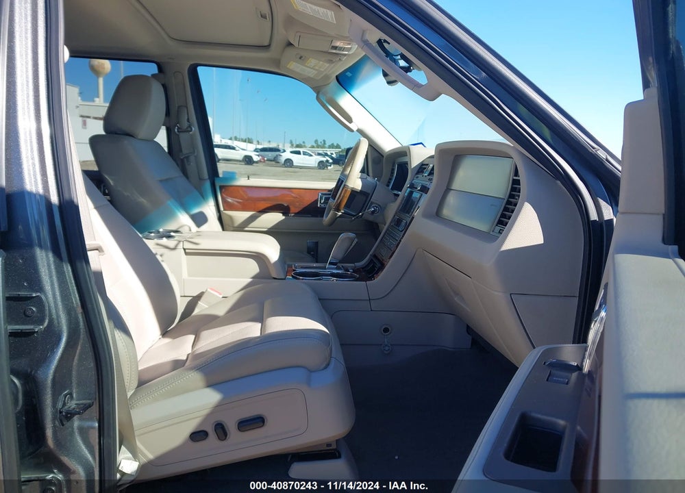 2012 LINCOLN NAVIGATOR VIN: 5LMJJ2J58CEL00117