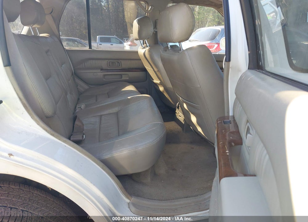 1998 INFINITI QX4 VIN: JNRAR05YXWW024319