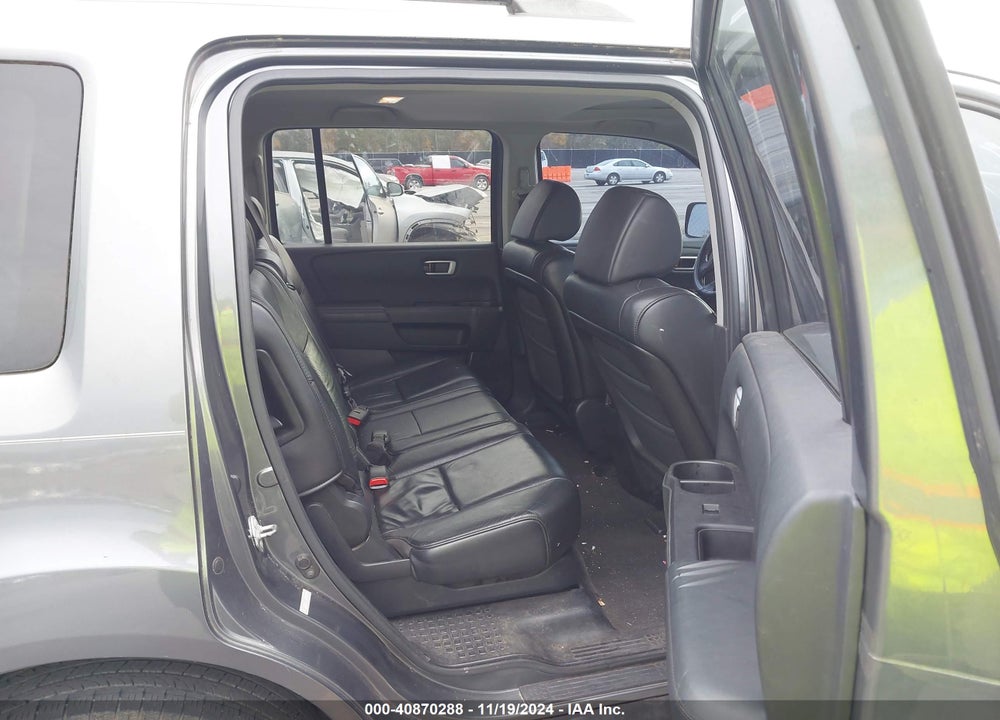 2011 HONDA PILOT EX-L VIN: 5FNYF3H5XBB001101