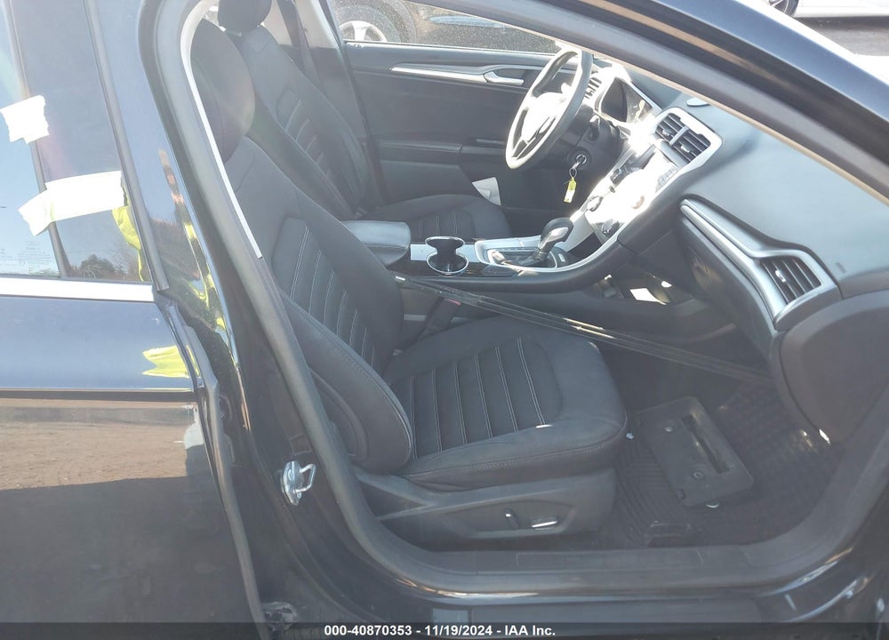 2015 FORD FUSION SE VIN: 3FA6P0H71FR260638