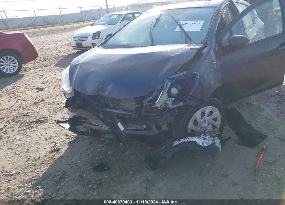 2016 TOYOTA PRIUS C TWO VIN: JTDKDTB35G1124663