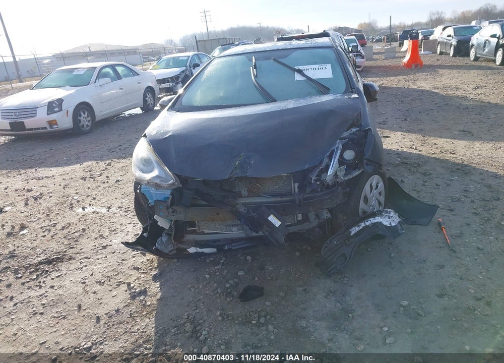 2016 TOYOTA PRIUS C TWO VIN: JTDKDTB35G1124663