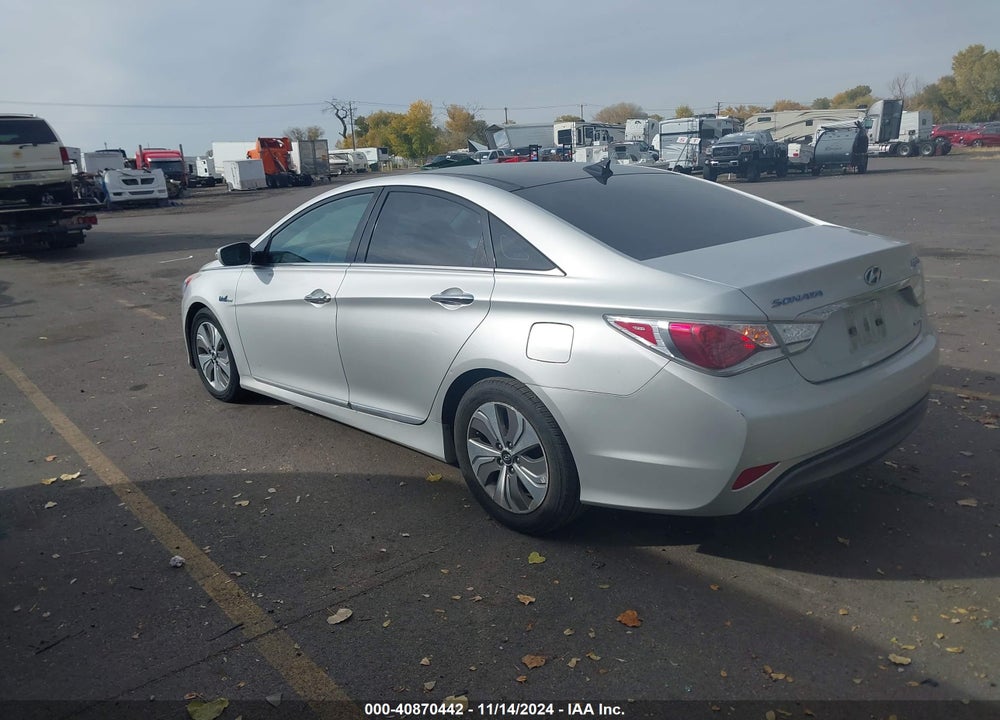 2015 HYUNDAI SONATA HYBRID LIMITED VIN: KMHEC4A49FA124756