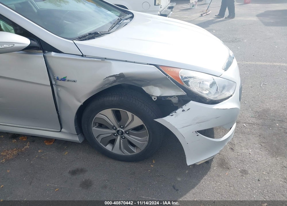 2015 HYUNDAI SONATA HYBRID LIMITED VIN: KMHEC4A49FA124756