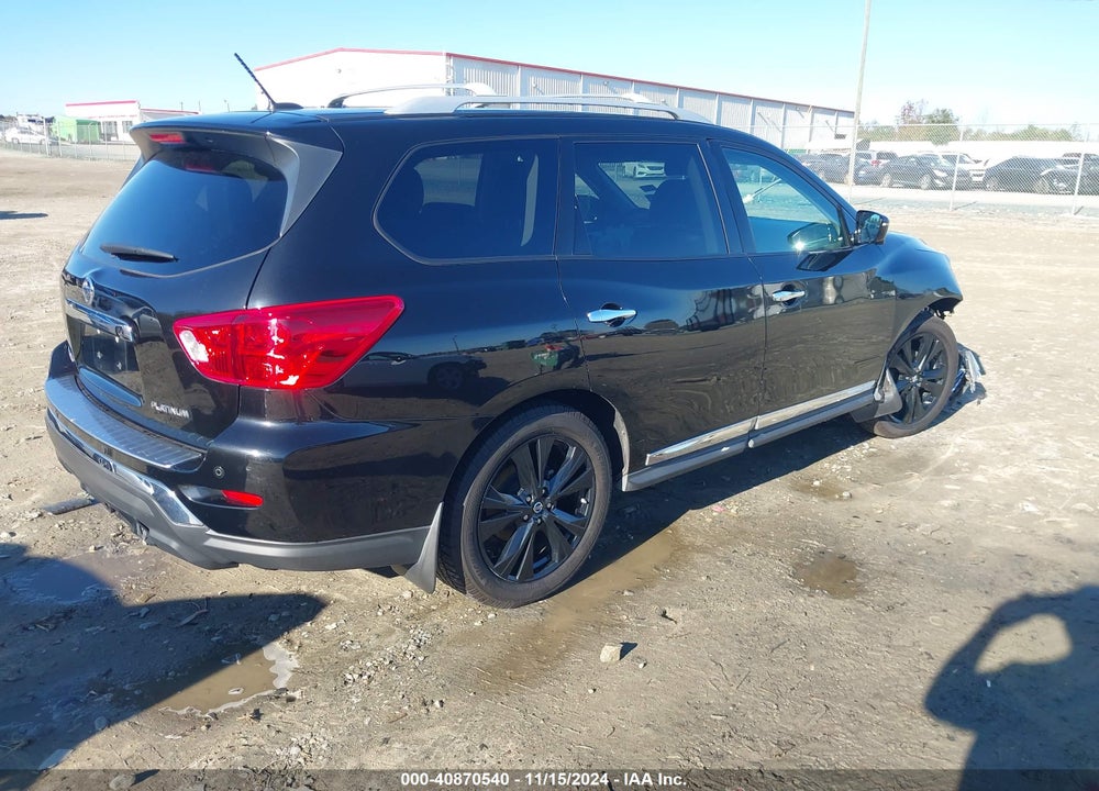 2017 NISSAN PATHFINDER PLATINUM VIN: 5N1DR2MN1HC696656