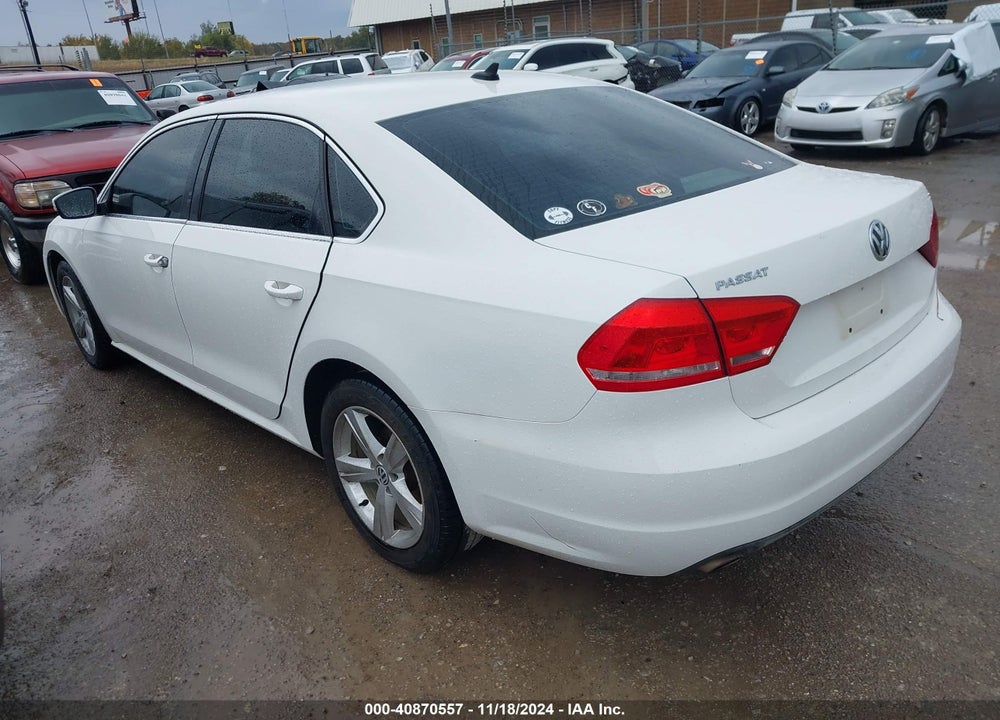 2013 VOLKSWAGEN PASSAT 2.5L SE VIN: 1VWBP7A37DC097852