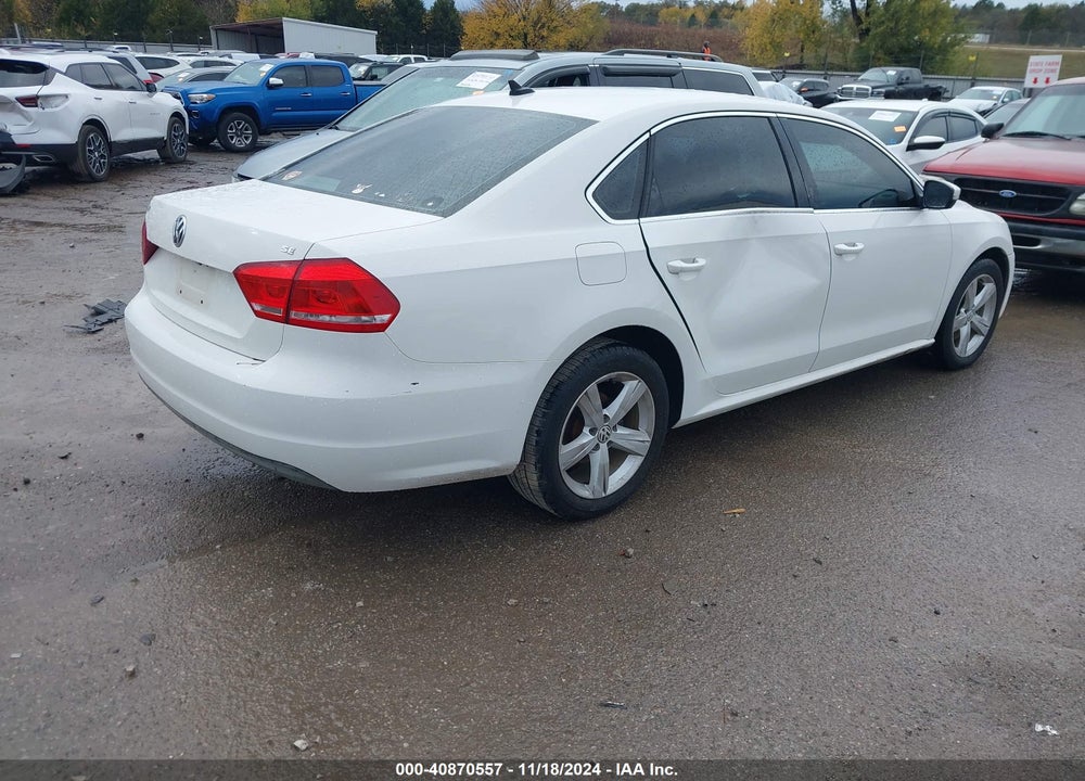 2013 VOLKSWAGEN PASSAT 2.5L SE VIN: 1VWBP7A37DC097852