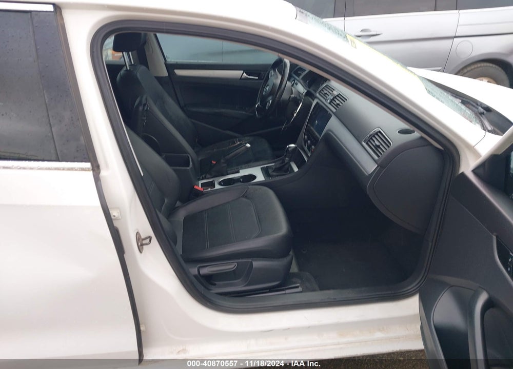 2013 VOLKSWAGEN PASSAT 2.5L SE VIN: 1VWBP7A37DC097852