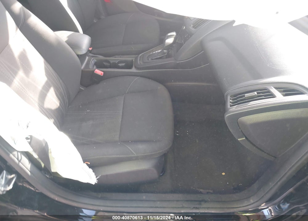 2016 FORD FOCUS SE VIN: 1FADP3F23GL227981