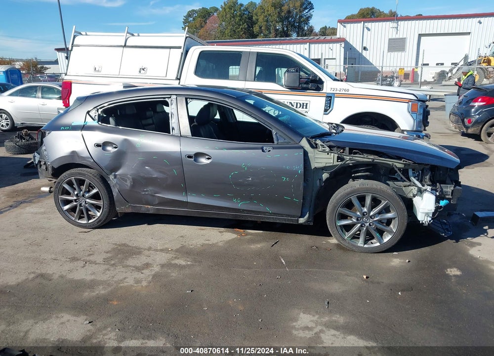 2018 MAZDA 3 GRAND TOURING VIN: 3MZBN1M37JM161106