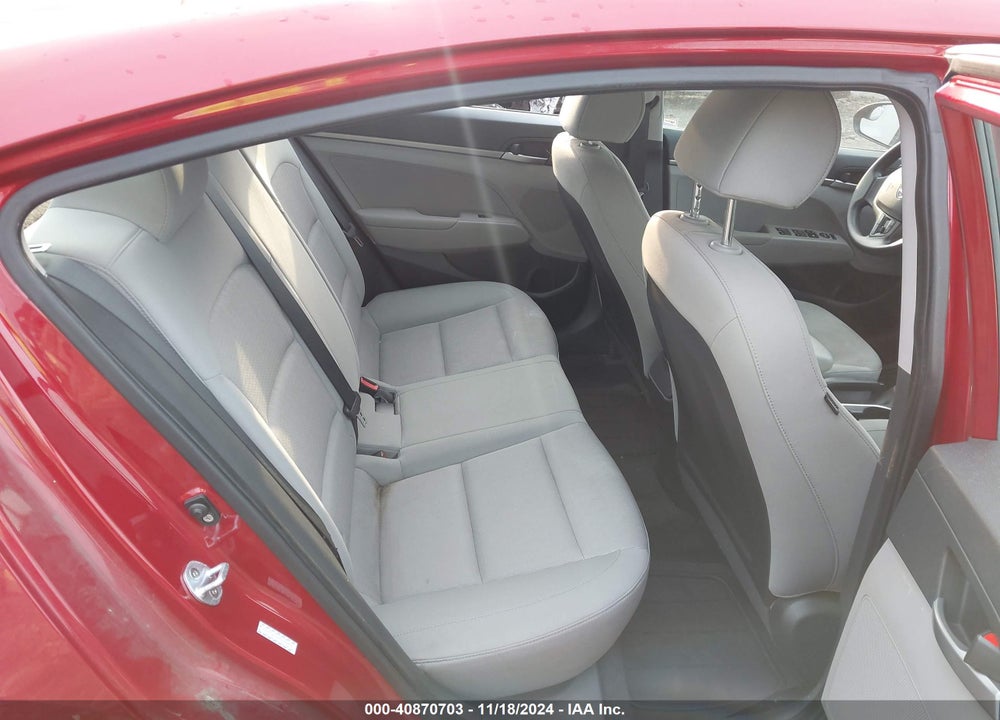 2017 HYUNDAI ELANTRA VIN: KMHD74LF5HU075894