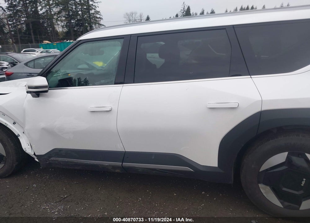 2024 KIA EV9 WIND VIN: KNDAFFS52R6022428