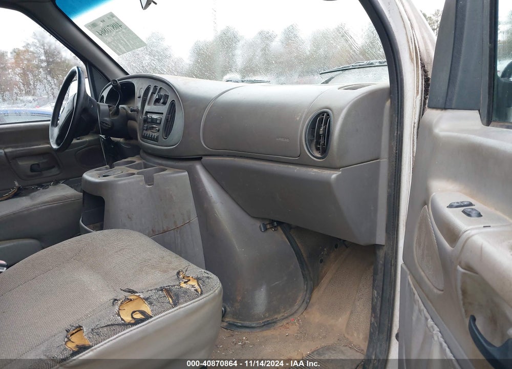 2001 FORD E-350 SUPER DUTY COMMERCIAL/RECREATIONAL VIN: 1FTSE34S11HB18598
