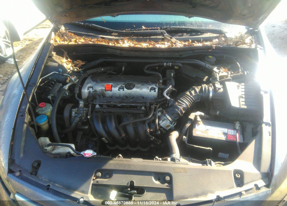 2012 HONDA ACCORD 2.4 EX VIN: 1HGCS1B77CA004277