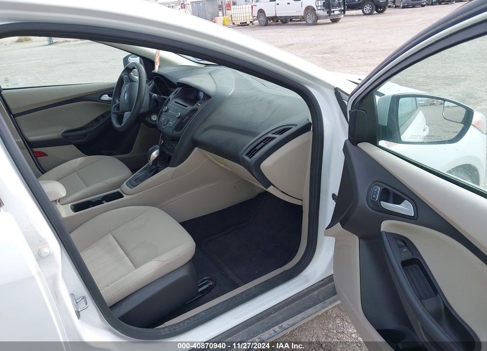 2017 FORD FOCUS SE VIN: 1FADP3K20HL204598