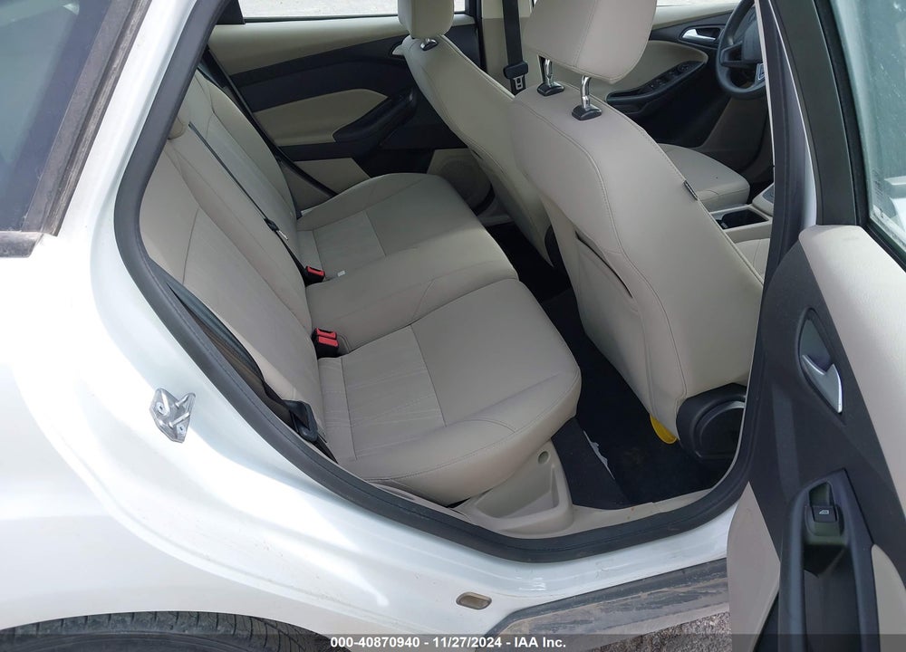 2017 FORD FOCUS SE VIN: 1FADP3K20HL204598