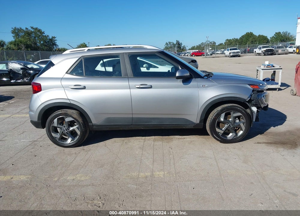 2024 HYUNDAI VENUE SEL VIN: KMHRC8A38RU322523