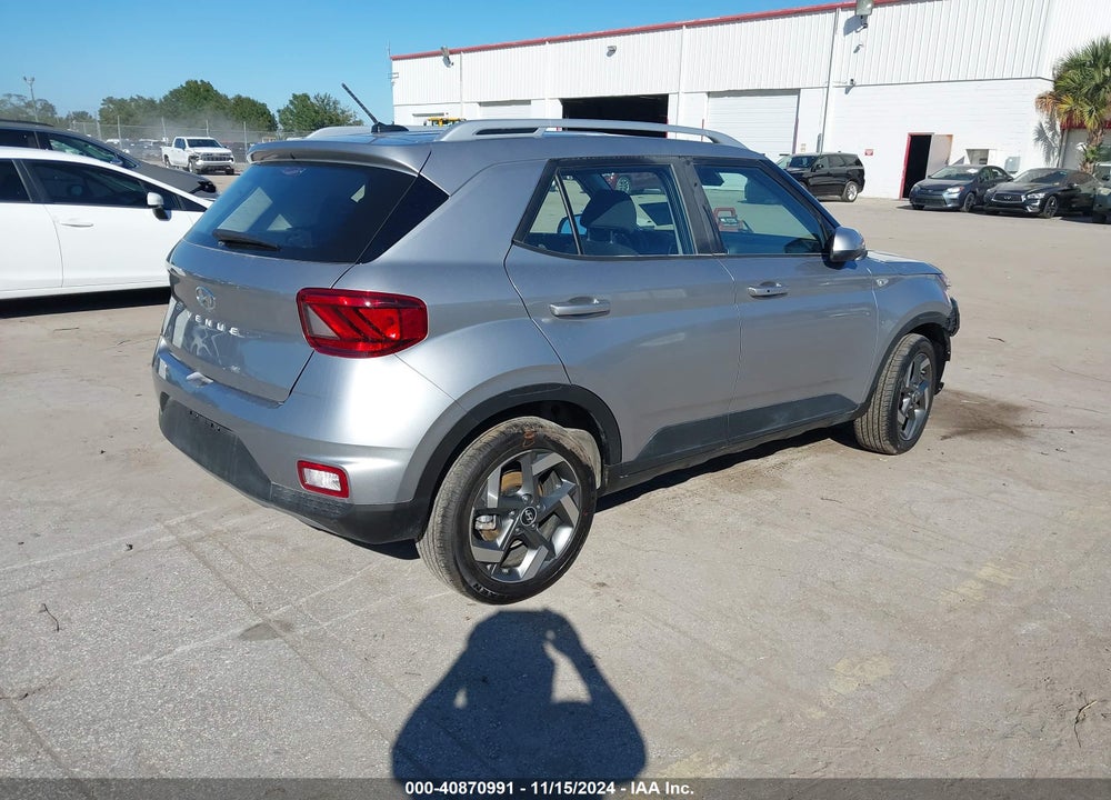 2024 HYUNDAI VENUE SEL VIN: KMHRC8A38RU322523